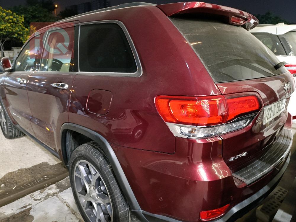 جیپ گراند شیرۆکی